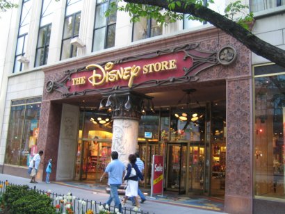 And for the kids, voilà the Disney Store : )