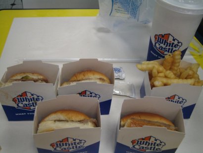 Citazione: il mio primo pranzo è stato fatto al White Castle !!! Avete visto American Trip ? :)