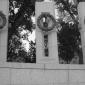 Diverse colonne con corone d'alloro circondano tutto il Memorial. Una per ogni stato